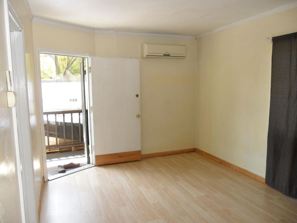 2nd image of 3131 Sherwood Ave APT 6
