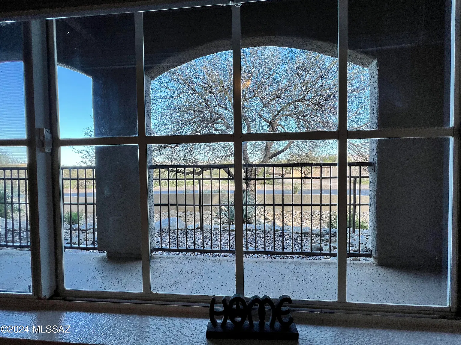 3 bed, 2.0 bath, 1268 sqft, $1,895 — Photo 2