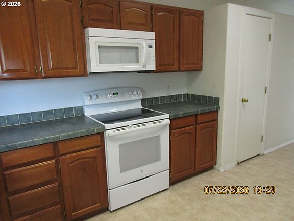 4th image of 482 Highland Vista Ln