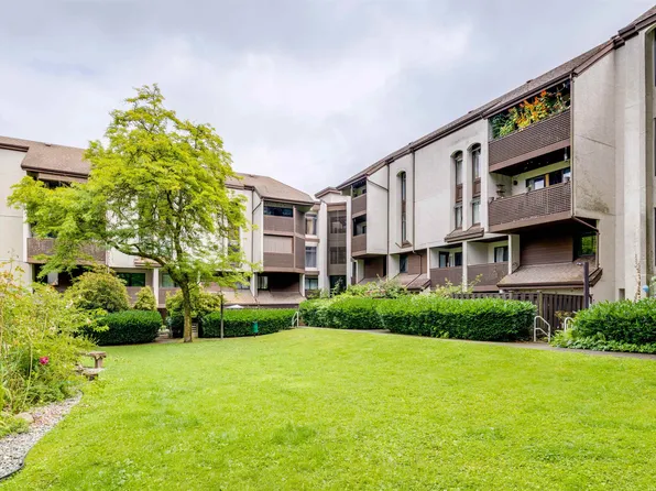 340 Ginger Dr #404, New Westminster, BC V3L 5L7