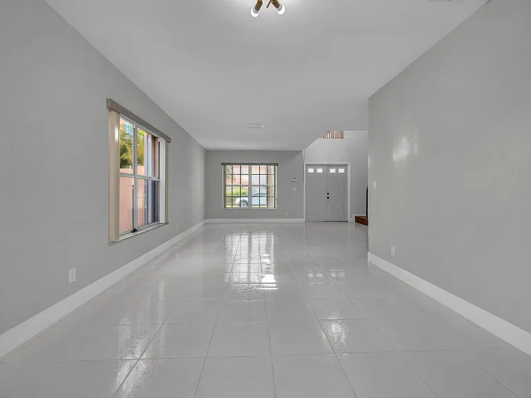 10820 Buttonwood Lake Dr — Photo 6