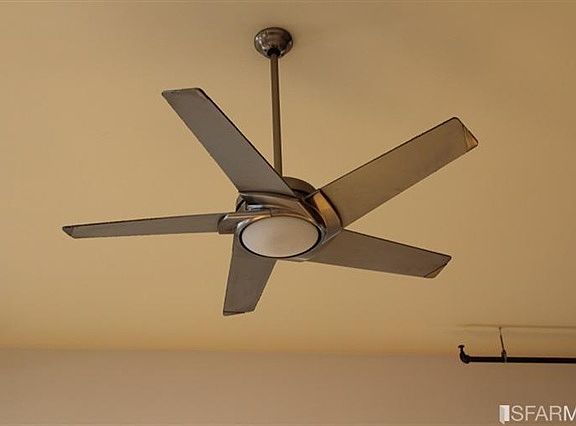 5th image of 610 Illinois St Unit 203