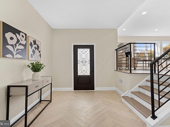 2nd image of 120 Canterbury Rd