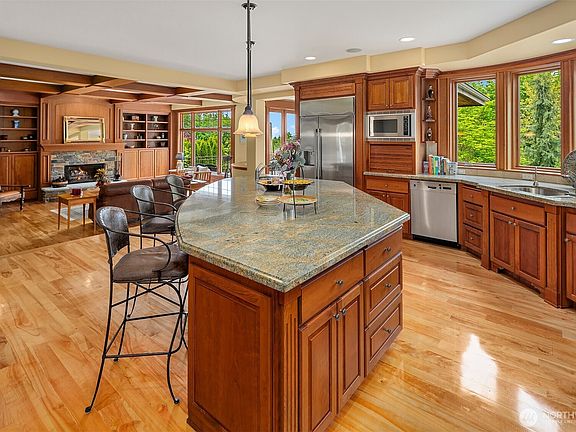 4th image of 17799 SE 57th Place