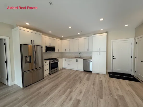 22638 119th Ave #311, Maple Ridge, BC V2X 4L1