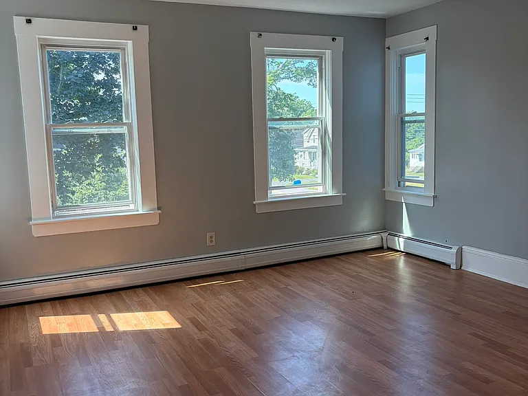 74 Linden St #2 — Photo 2
