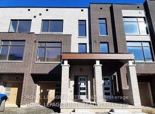 25 Queenpost Dr, Brampton, ON L6Y6L2