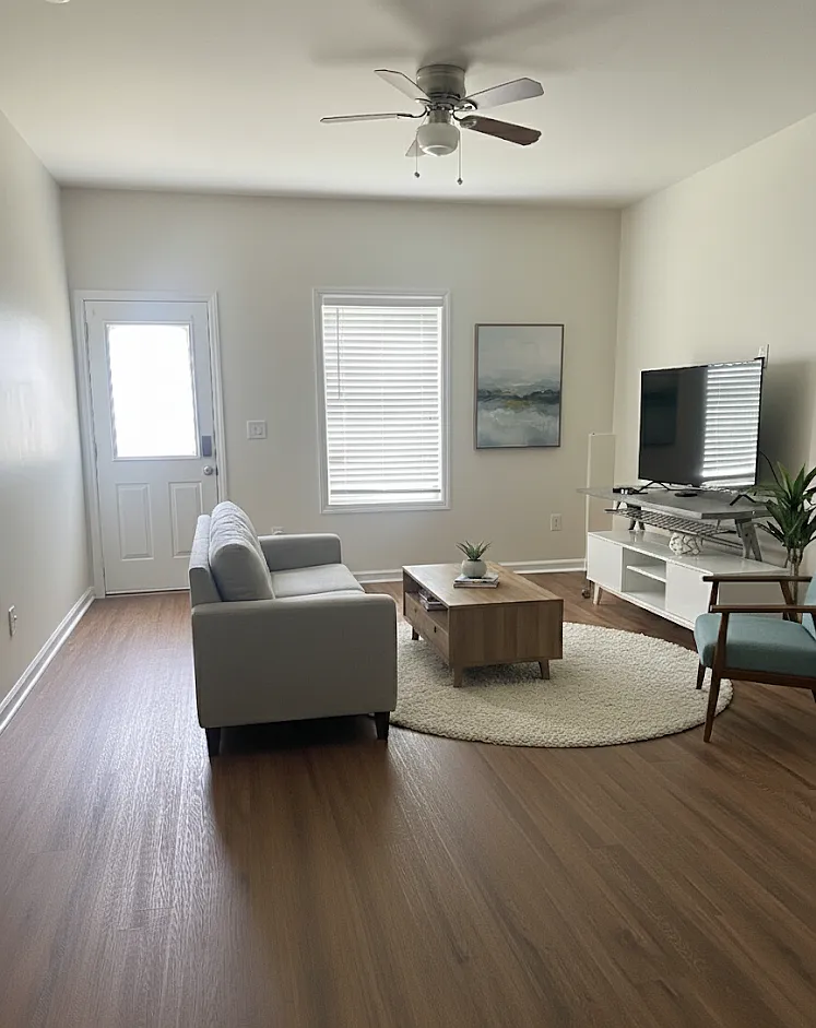 1 bed, 900 sqft, $1,100 — Photo 1