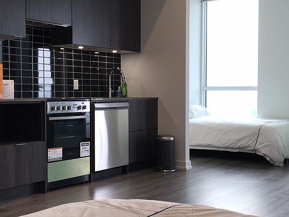 3rd image of 395 Bloor St #5405