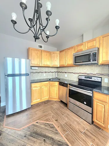 5147 Catharine St #3 Photo 1