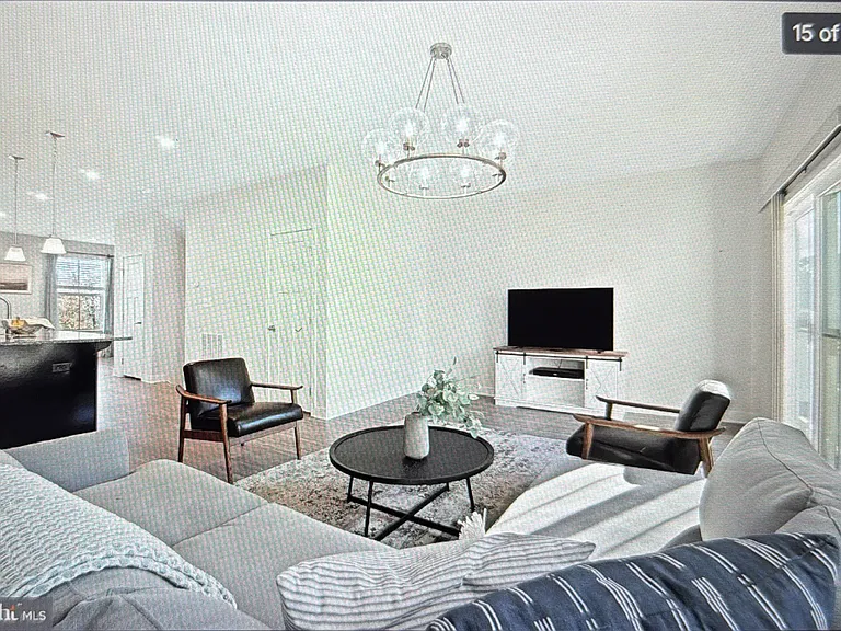 1044 Rosecroft Ln — Photo 27