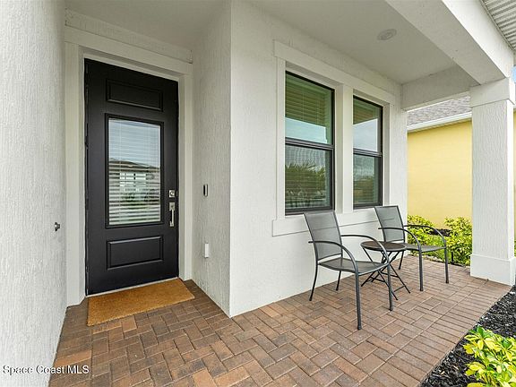 5th image of 9594 Alister Dr