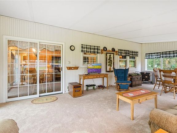 2nd image of 104 Rolling Meadow Dr S