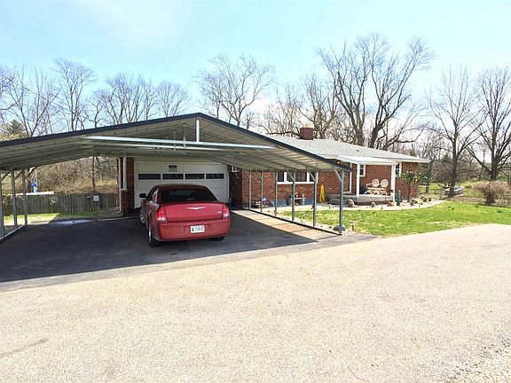 5th image of 220 Bond Ave