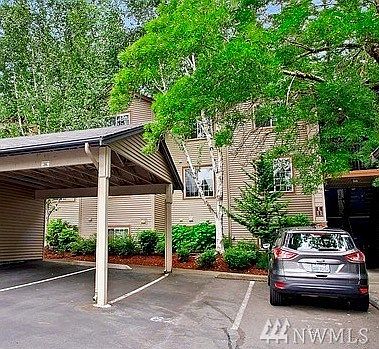2nd image of 25025 SE Klahanie Blvd APT E303