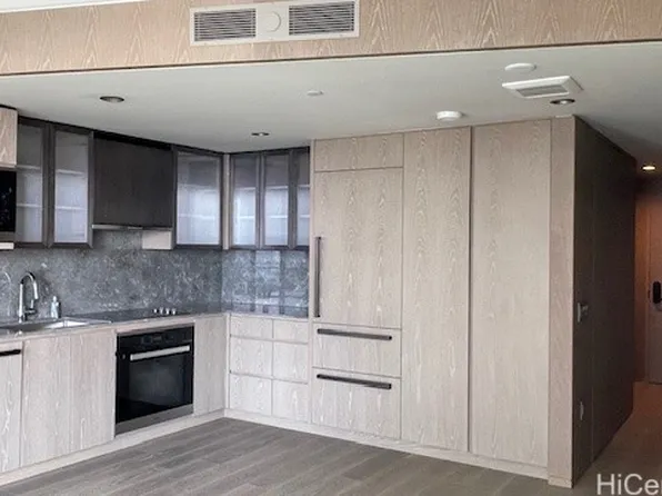 1000 Auahi St #1903, Honolulu, HI 96814