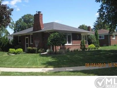 2760 Emeline St, Trenton, MI, 48183