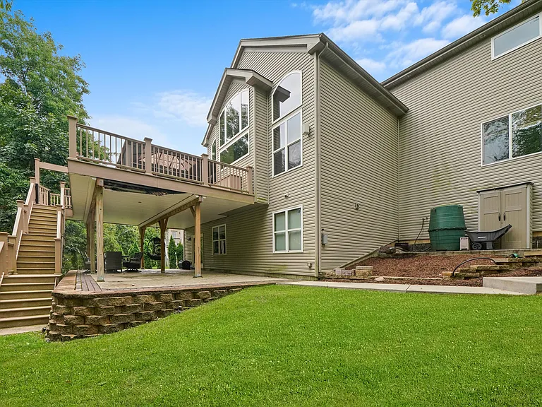 5670 Brentwood Dr — Photo 48