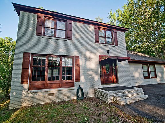 2nd image of 512 Sleepy Hollow Dr