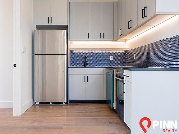 4th image of 163 Graham Ave #5D