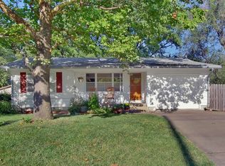 429 S Ridge Rd, Hesston, KS 67062