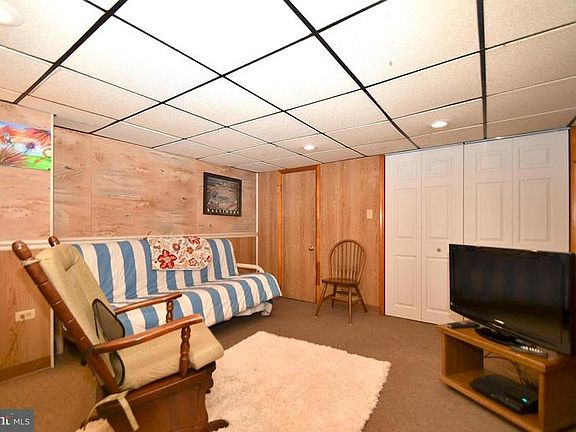4th image of 7803 Saint Claire Ln