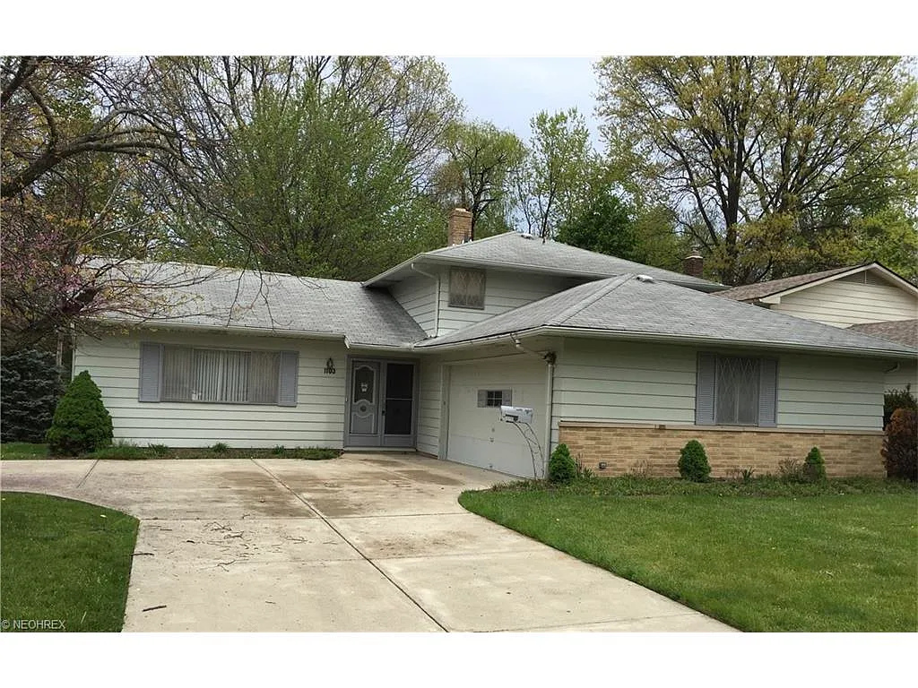 1103 Hillrock Dr photo 1