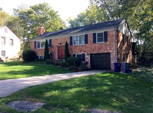 2205 Colonial Woods Dr, Alexandria, VA 22308