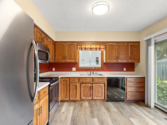 2nd image of 11921 Baypoint Dr
