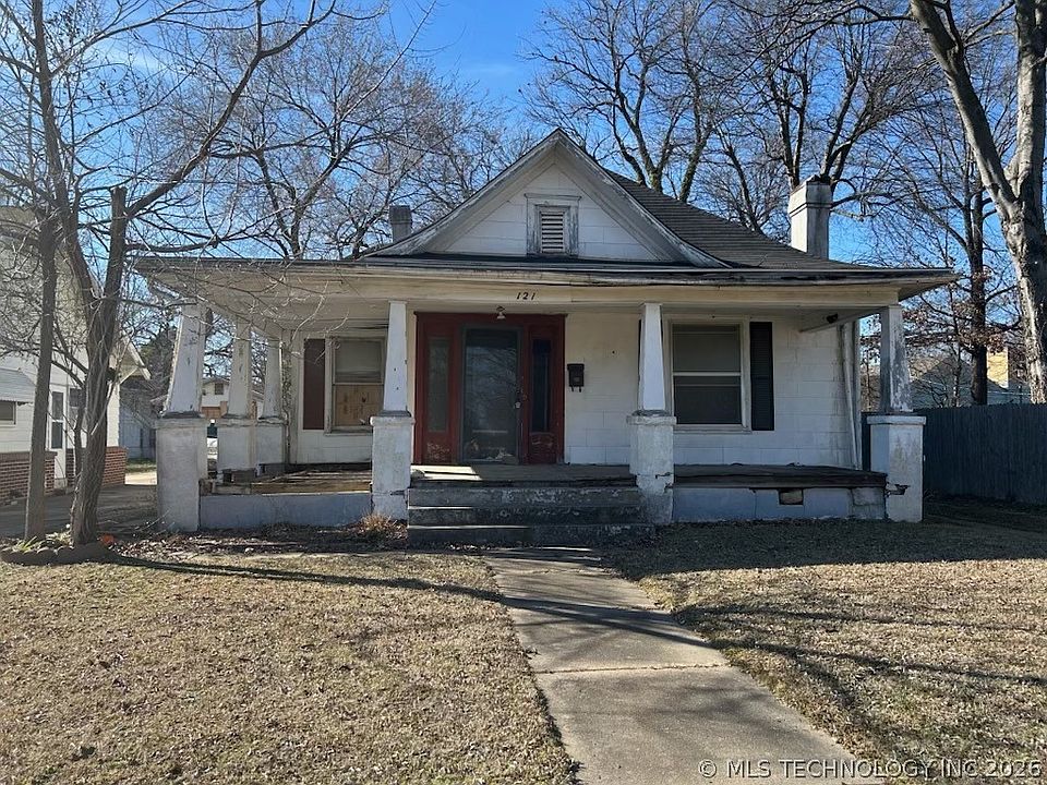 1st image of 121 N P St