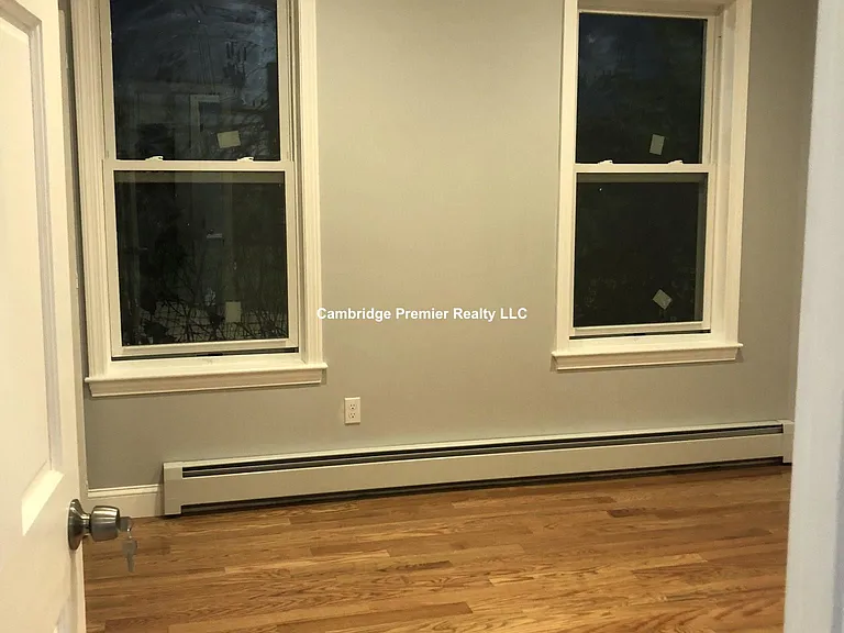 2 Bancroft St #3 — Photo 8