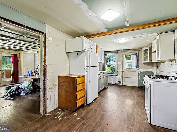 3rd image of 1255 Goodyear Rd