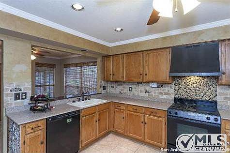 5th image of 12146 Apricot Dr
