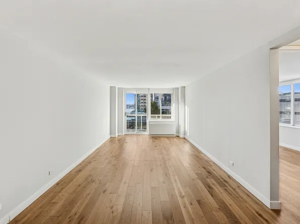 560 West 43rd Street image 14 of 20