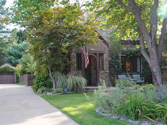 5th image of 538 E Angela Blvd