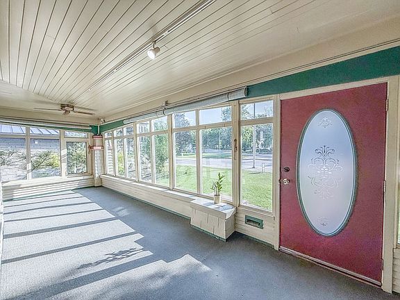 Glass Window wrap-a-round Sun Room