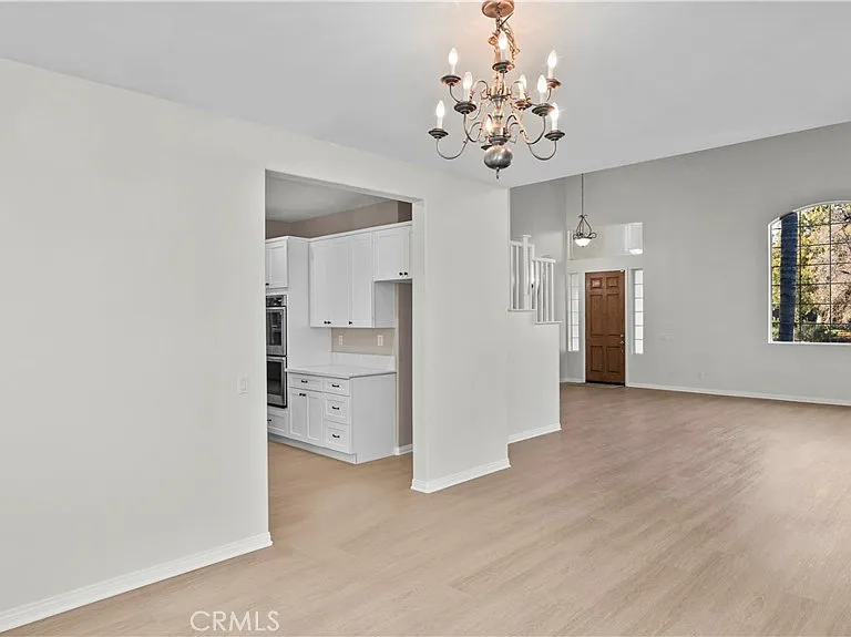 1728 Tamarron Dr — Photo 9