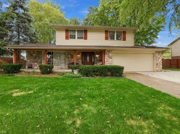 39948 Twenlow Dr, Clinton Township, MI 48038