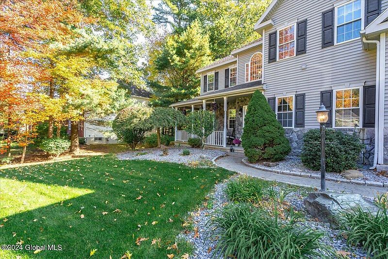 3rd image of 10 Harvest Lane