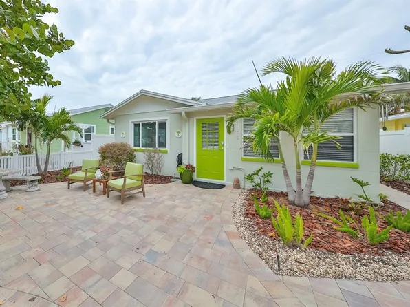 3025 Dupont St S, Gulfport, FL 33707