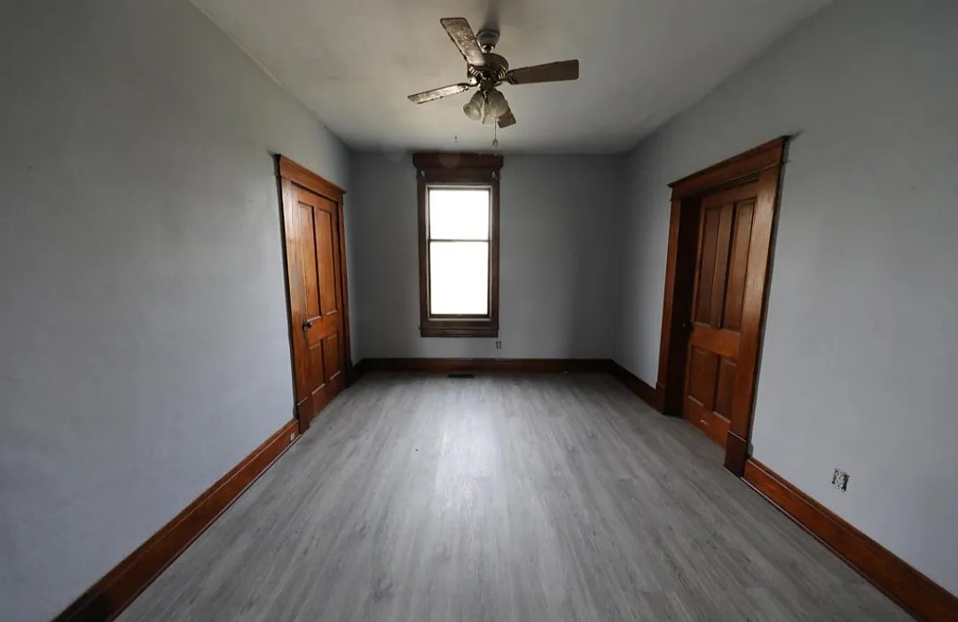 2 bed, 1000 sqft, $1,300 — Photo 4
