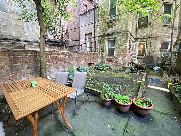 3rd image of 103 W 74th St APT 2