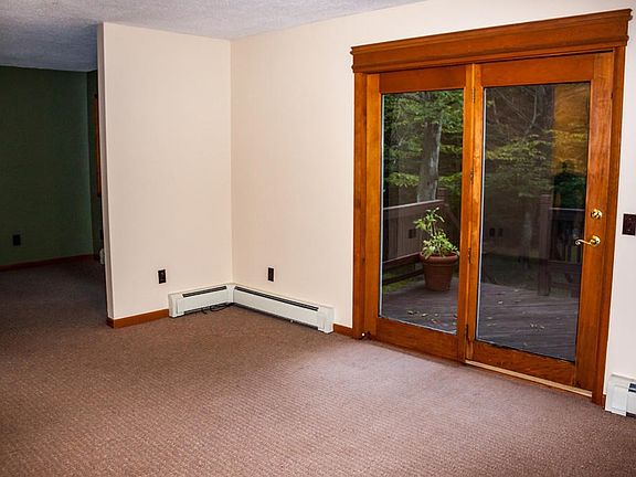 living room (1 of 6)