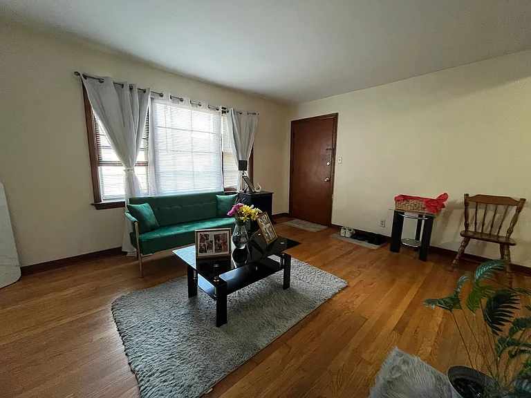 7411-19 W Center St — Photo 3