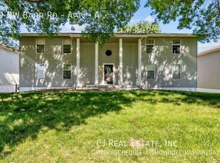 209 NW Barr Rd APT A, Grain Valley, MO 64029