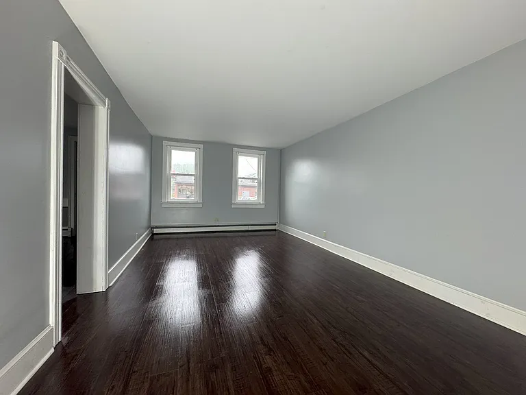Large 1st floor room/potential 1st floor primary