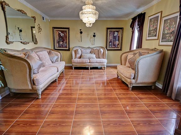 5th image of 6930 Camberley Dr