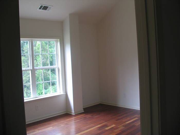 2nd image of 541 Stillgreen Ln