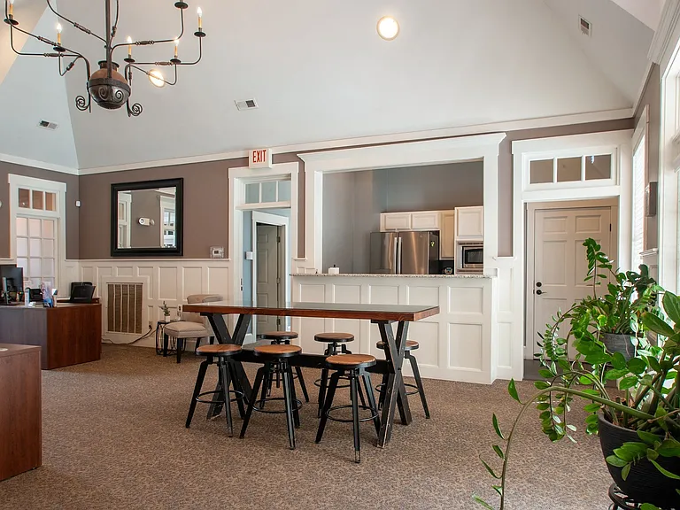 Christopher Wren Apartments and Townhomes — Photo 31