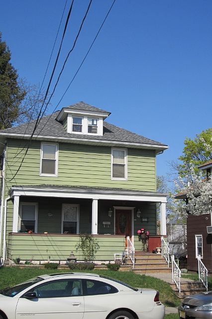 2nd image of 20 Henderson St